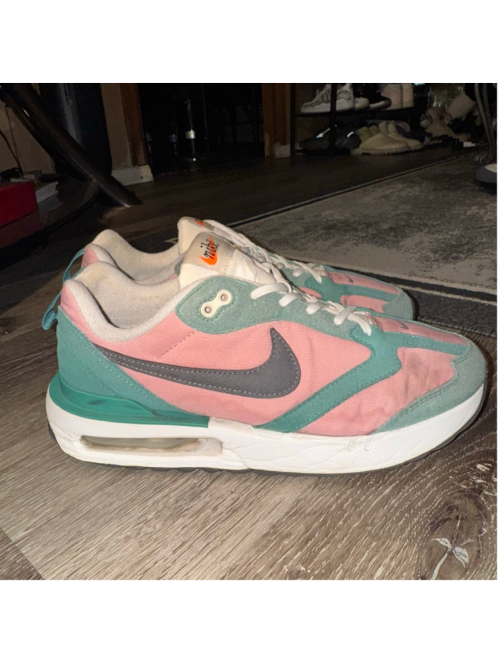 Nike Air Max Dwan Sneakers Size 9.5 Pink Teal